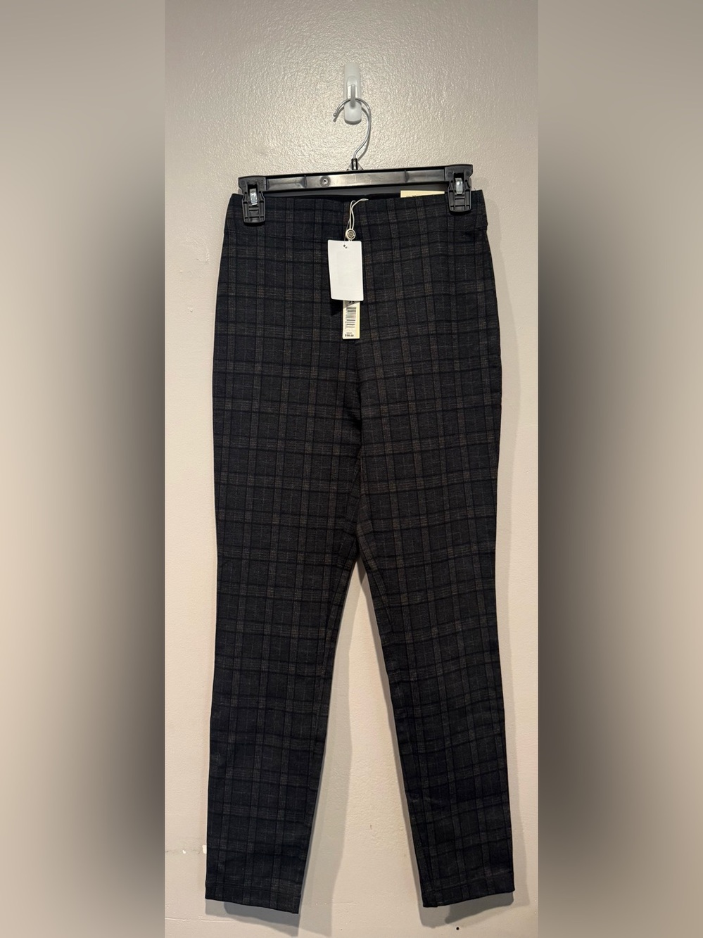 Max Studio Black Plaid Ankle Pants